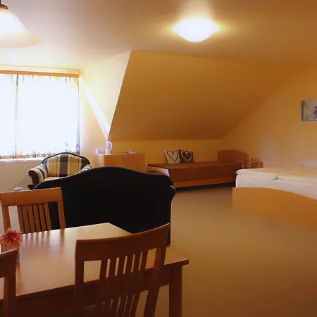 U Krbu モーテル 3*